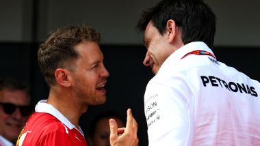 F1: Sebastian Vettel (Ferrari) e Toto Wolff (Mercedes)