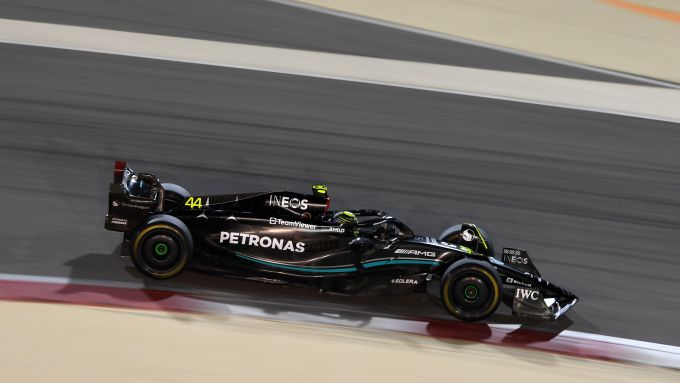 F1 Test Bahrain 2023, Sakhir: Lewis Hamilton (Mercedes AMG F1)