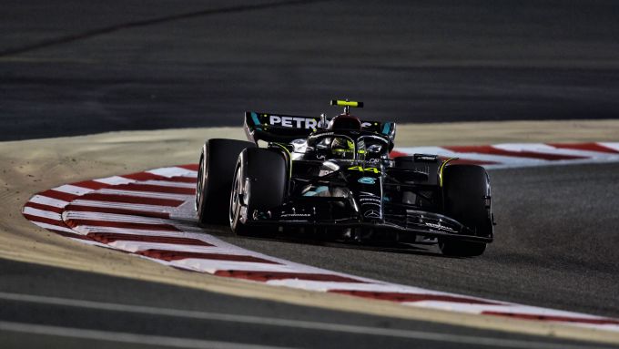 F1 Test Bahrain 2023, Sakhir: Lewis Hamilton (Mercedes AMG F1)