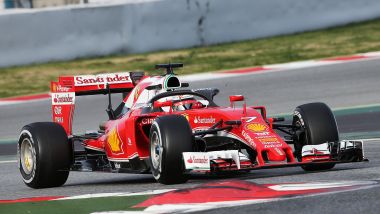 F1 Test Barcellona 2016: Kimi Raikkonen (Scuderia Ferrari) prova l'Halo per la prima volta