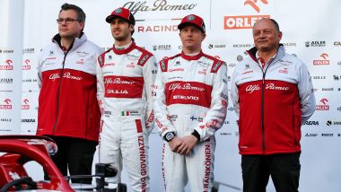 F1 Test Barcellona 2020: Vasseur con Raikkonen, Giovinazzi e il DT dell'Alfa Romeo Jan Monchaux