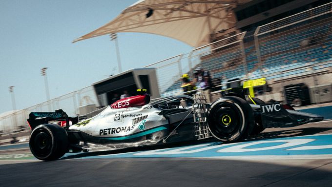 F1 Test Sakhir 2022: la Mercedes W13 di Lewis Hamilton