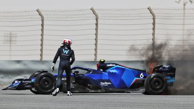 F1 Test Sakhir 2022: la Williams di Nicholas Latifi in fiamme