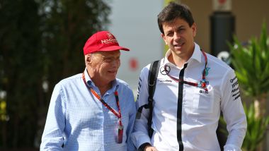 F1: Toto Wolff e Niki Lauda all'interno del paddock della Formula 1, nel 2015