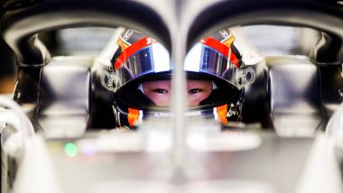 F1 Young Drivers Test Abu Dhabi 2020, Yas Marina: Yuki Tsunoda nell'abitacolo dell'AlphaTauri AT01
