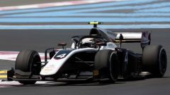 F2 Feature Race Francia, De Vries vince e allunga in classifica