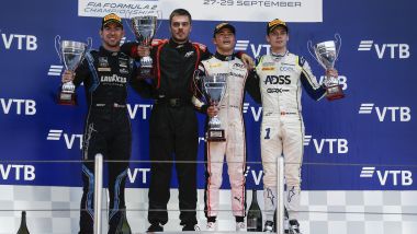 F2 GP Russia 2019, Sochi: il podio con (da sinistra) Latifi, De Vries e Deletraz