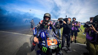 Fabio Quartararo (Yamaha) festeggia a Misano il titolo di campione del mondo 2021 della classe MotoGP