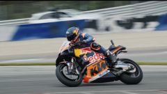 Come guidare una MotoGP: Fabio Wibmer con la KTM RC16 nel video