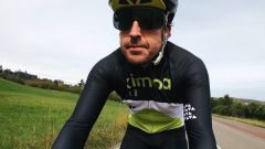Paura Alonso: incidente in bici, operato alla mascella