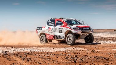 Fernando Alonso test Dakar in Sud Africa con Toyota Hilux