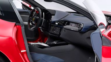 Ferrari 12Cilindri 1:8 Amalgam, notare il display davanti al passeggero