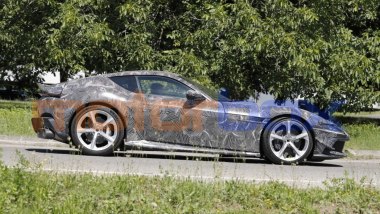 Ferrari 12Cilindri: la coda mostra quello che sembra essere uno spoiler di maggiori dimensioni
