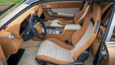 Ferrari 412 restomod: i lussuosi interni in Alcantara e Cashmere proveniente dalla Mongolia