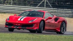 Ferrari 488 Pista batte il record Porsche su circuito di Top Gear