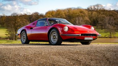 Ferrari Dino 246 GTS: la velocità massima è di 235 km/h