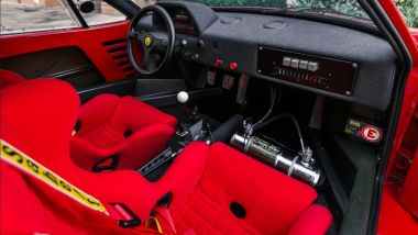 Ferrari F40 LM: l'abitacolo racing della supercar di Maranello