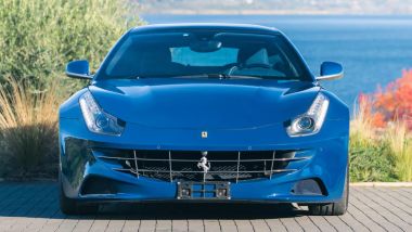 Ferrari FF: carrozzeria in sfumatura Nuovo Blu con interni coordinati