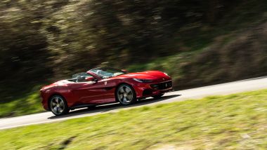 Ferrari Portofino M, a capote abbassata la guida dà tutt'altra emozione