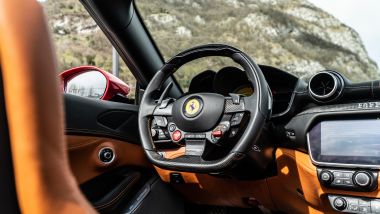 Ferrari Portofino M, il volante