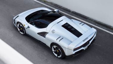 Ferrari SC40: sottopelle il motore plug-in hybrid con 830 CV e 740 Nm della 296 GTB