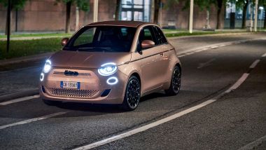Fiat 500 e: l'auto elettrica più venduta del 2021