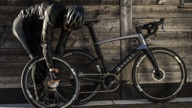 FMoser, la e-bike che si trasforma da elettrica a muscolare: come si cambiano le ruote