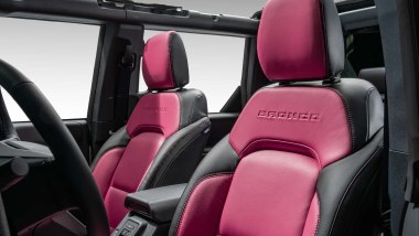 Ford Bronco Desert Rising Edition: l'abitacolo con rivestimenti in audace pelle bi-colore