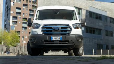 Ford E-Transit, visuale frontale