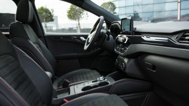 Ford Kuga 2020 Plug-In Hybrid ST-Line X: gli interni