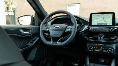 Ford Kuga smartworking: il ponte di comando del SUV