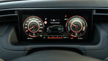 Ford Kuga vs Hyundai Tucson: il quadro strumenti digitale da 10,25'' della Tucson