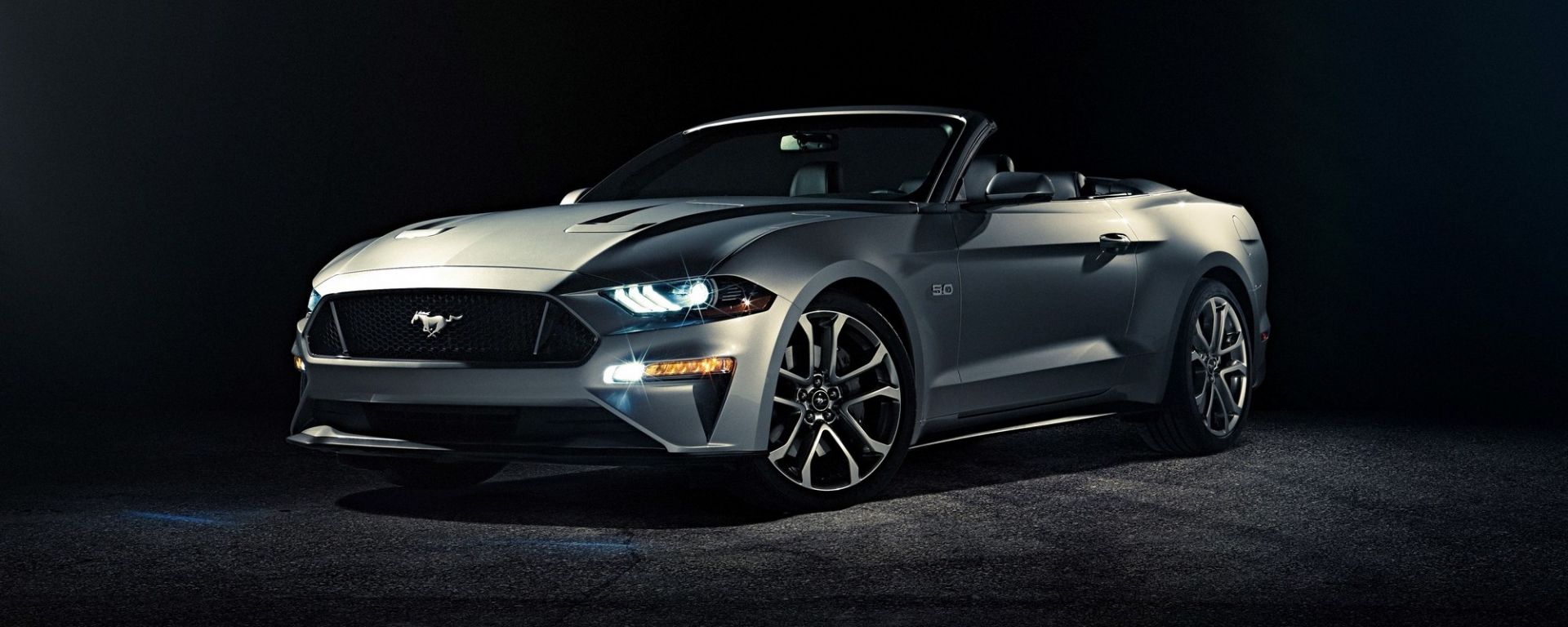 Novità auto: Ford Mustang Cabrio 2018, le prime immagini ...