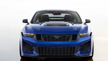 Ford Mustang Dark Horse SC: la vista frontale mostra tutto il suo carattere racing