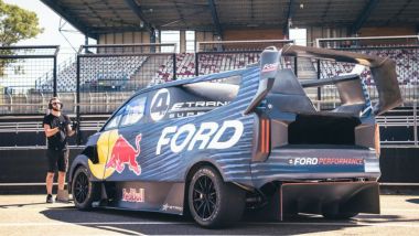 Ford SuperVan 4.2: il commerciale ''da Formula Uno'' 100% elettrico