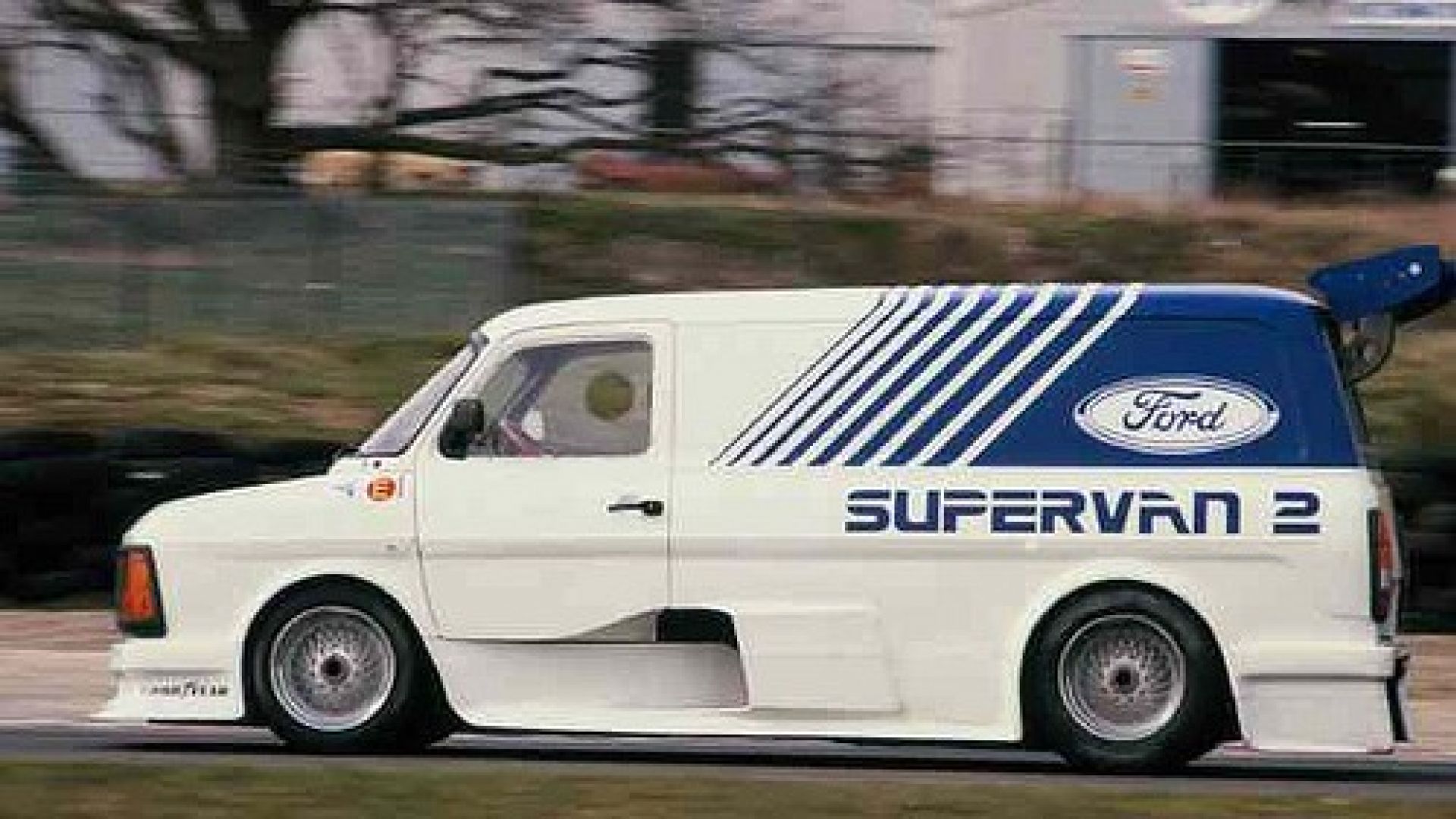 Ford supervan 2