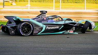 Formula E 2019-2020, test Valencia Day-1 mattina: la Jaguar di Calado dopo l'incidente in curva-1