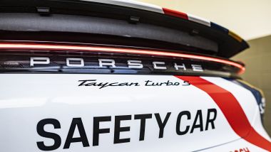 Formula E 2022, un dettaglio della Porsche Taycan Turbo S Safety Car