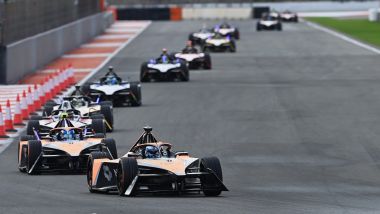 Formula E 2023, Test Valencia: tutte le auto in pista nella simulazione gara