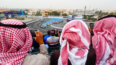 Formula E, ePrix Arabia Saudita: appassionati sugli spalti