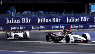 Formula E ePrix Città del Messico 2022: Pascal Wehrlein davanti ad André Lotterer (Porsche) 