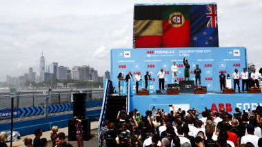 Formula E ePrix New York 2022: Il podio con Da Costa (DS Techeetah) Vandoorne (Mercedes) ed Evans (Jaguar) 