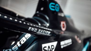 Formula E: sull'halo della Mercedes Silver Arrow 01 nera la scritta 