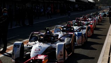 Formula E Test Valencia 2021: le auto in pista sul circuito Ricardo Tormo