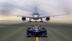 Formula E vs Boeing 787 Dreamliner: gara di accelerazione e velocità massima