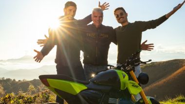 Frascoli, Ravezzani e Canciani con la loro Triumph Viper 400