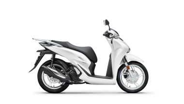 Gamma colori Honda 2023: lo scooter bestseller SH150i in bianco