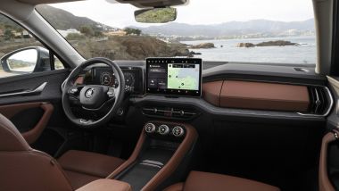 Gamma elettrificata Skoda: l'abitacolo elegante del SUV plug-in hybrid Kodiaq iV