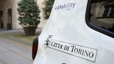 Geofencing, due Jeep Renegade 4Xe consegnate da FCA alla città di Torino