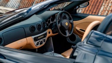 Gli interni della Ferrari 360 Spider di David Beckham